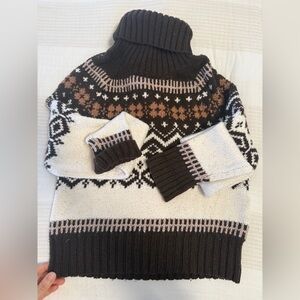 American Eagle Crop sweater Brown and Cream Patterned Size Xs